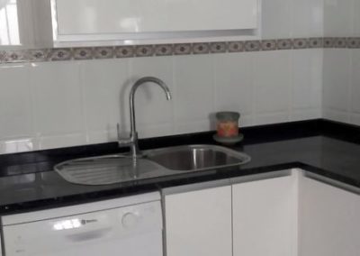 Cocinas Coronas. Carpintería especializada en cocinas, armarios,vestidores y muebles de baño en Torralba de Oropesa. Toledo