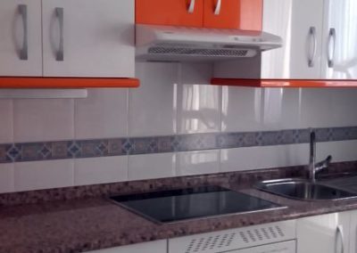 Cocinas Coronas. Carpintería especializada en cocinas, armarios,vestidores y muebles de baño en Torralba de Oropesa. Toledo