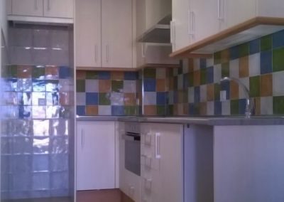 Cocinas Coronas. Carpintería especializada en cocinas, armarios,vestidores y muebles de baño en Torralba de Oropesa. Toledo
