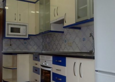 Cocinas Coronas. Carpintería especializada en cocinas, armarios,vestidores y muebles de baño en Torralba de Oropesa. Toledo