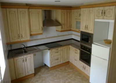 Cocinas Coronas. Carpintería especializada en cocinas, armarios,vestidores y muebles de baño en Torralba de Oropesa. Toledo