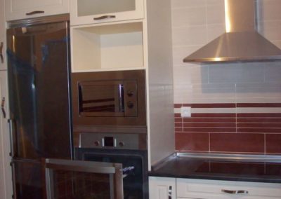 Cocinas Coronas. Carpintería especializada en cocinas, armarios,vestidores y muebles de baño en Torralba de Oropesa. Toledo