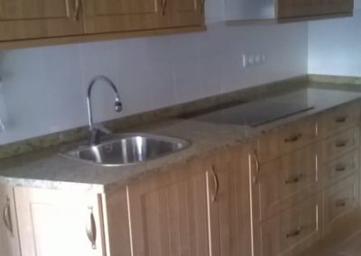 Cocinas Coronas. Carpintería especializada en cocinas, armarios,vestidores y muebles de baño en Torralba de Oropesa. Toledo