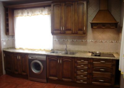 Cocinas Coronas. Carpintería especializada en cocinas, armarios,vestidores y muebles de baño en Torralba de Oropesa. Toledo