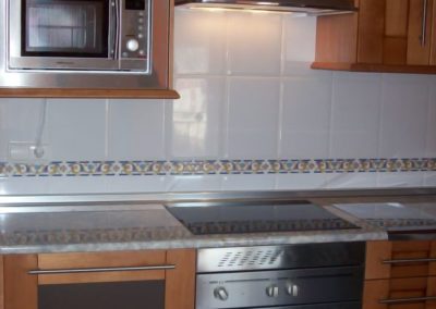 Cocinas Coronas. Carpintería especializada en cocinas, armarios,vestidores y muebles de baño en Torralba de Oropesa. Toledo